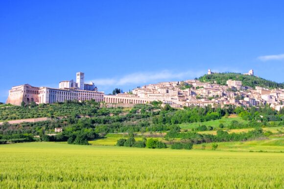 In cammino verso opportunità di turismo sostenibile ad Assisi e nel Parco del Monte Subasio.